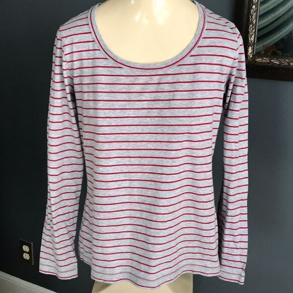 Tommy Bahama Tops - Tommy Bahama light gray/red stripe knit top, M